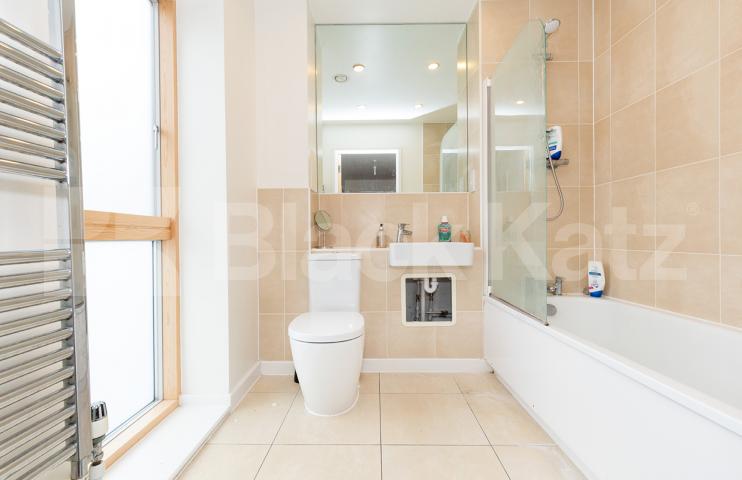 2 bed 2 bath within a modern new build minutes to a piccadilly tube line New Clocktower Place , Islington / Caledonian Road